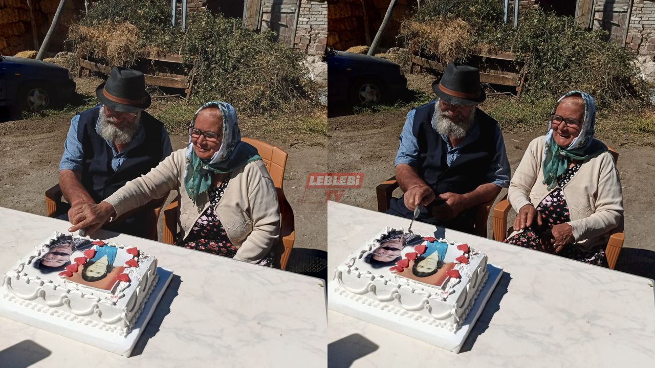 60. Evlilik Yıldönümlerini Pasta Keserek Kutladılar