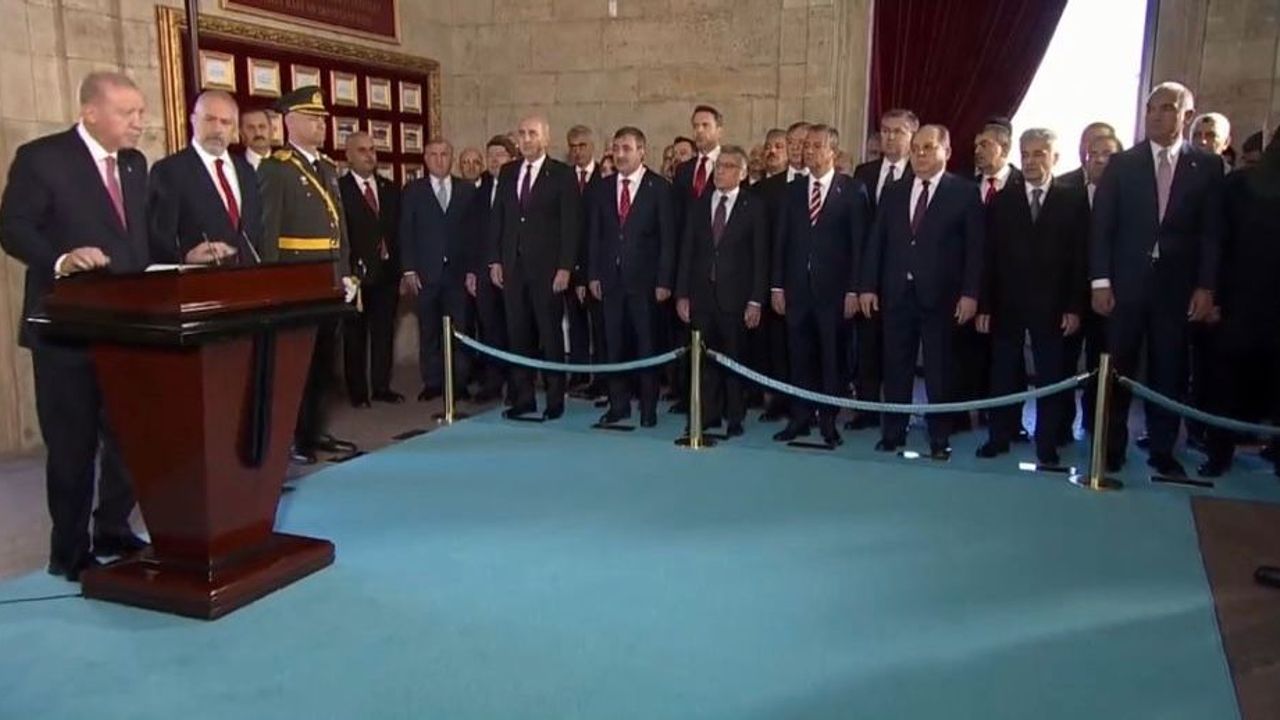 Milletvekili Ahlatcı, Cumhuriyet Bayramı’nı Cumhurbaşkanı Erdoğan İle Anıtkabir’de Kutladı