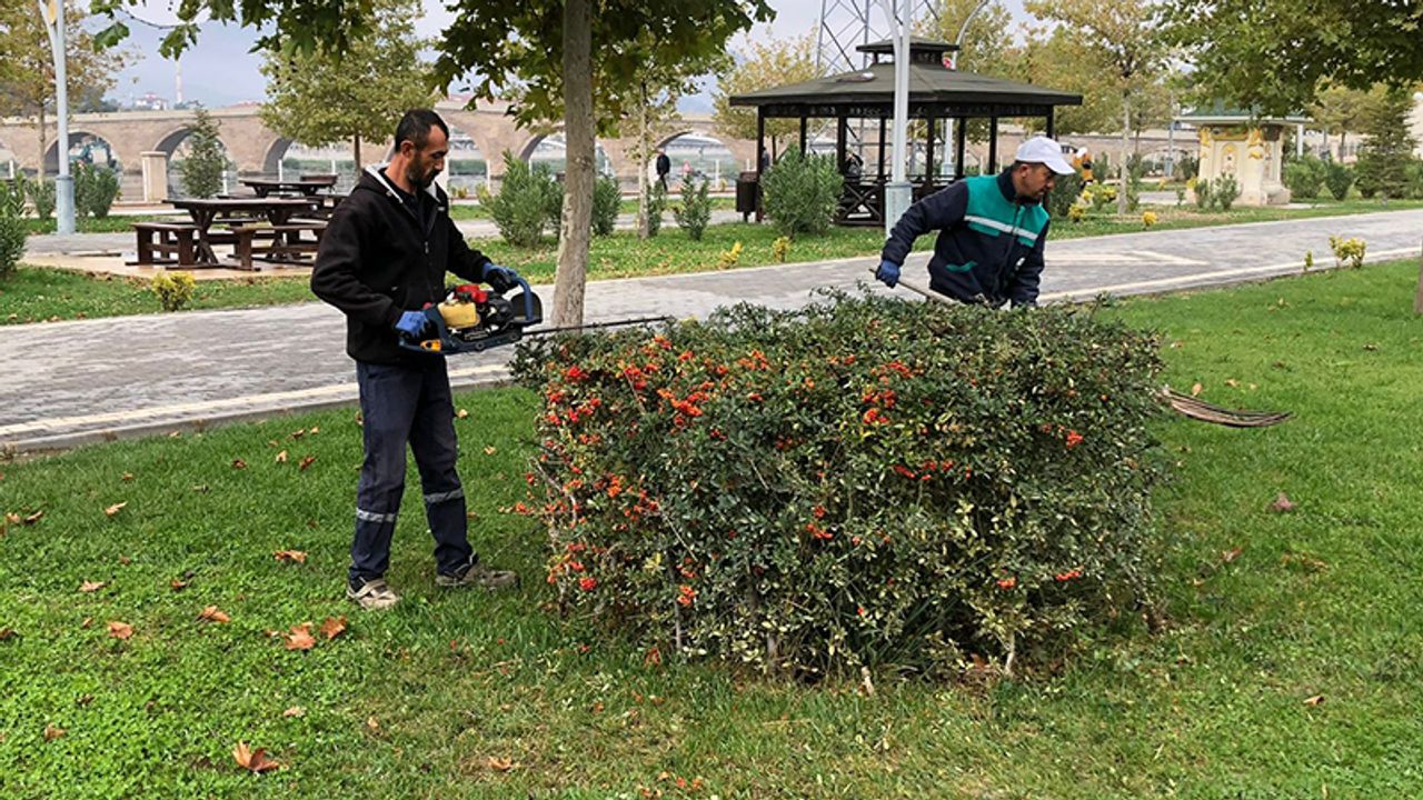 Osmancık Belediyesi Parkların Bakımını Yaptı