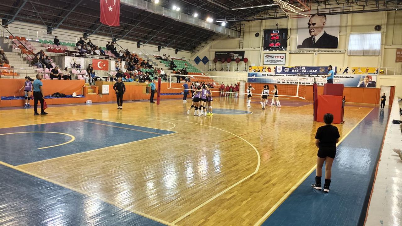 Voleybolcuların Başarısı Sevindirdi