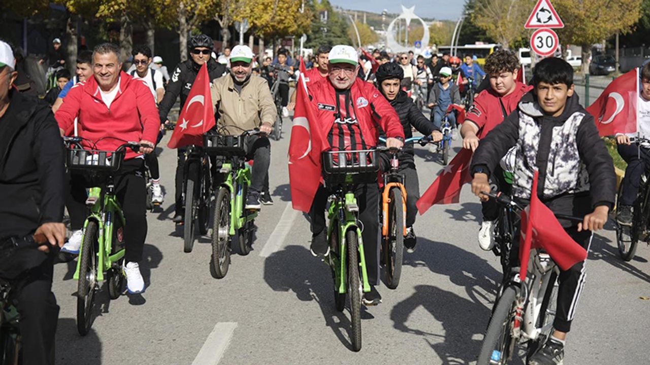 Cumhuriyetin Kuruluş Yıldönümünü Pedal Çevirerek Kutladılar