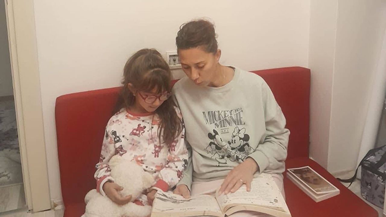 Öğrenciler Ve Veliler Kitap Başında