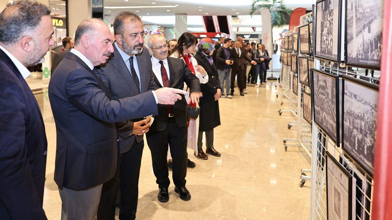 Fotoğraflarla Cumhuriyetin Gelişimi Ve Milli Bayramlar