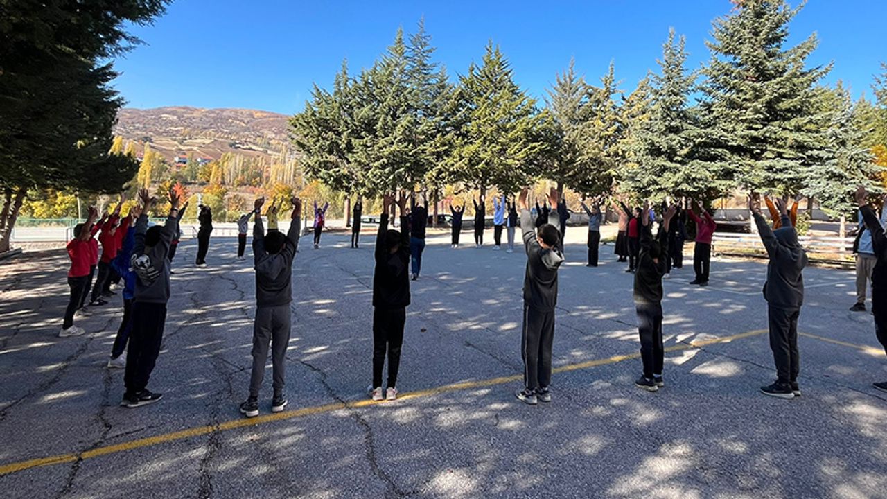 Öğrencilere Duruş Bozukluğu Eğitimi Verildi