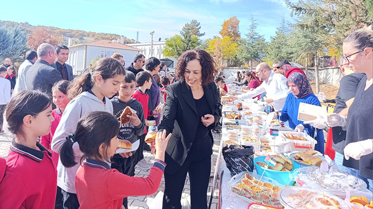 Mecitözülü Öğrenciler De Gazze İçin seferber Oldu