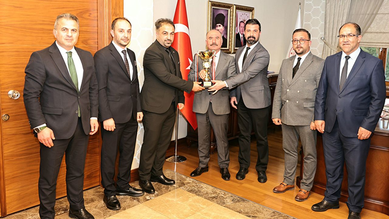 Vali Çalgan, Ayak Tenisi Takımına Başarılar Diledi