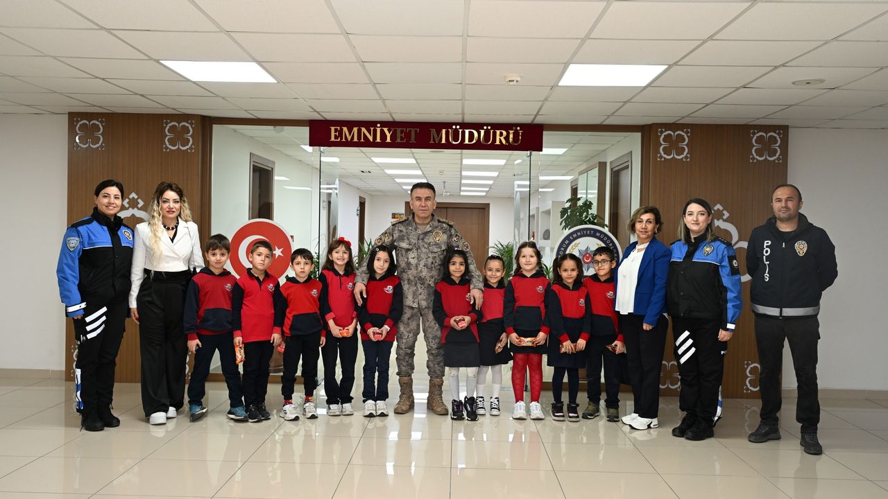 Miniklerden Emniyet Müdürü Pehlivana Ziyaret