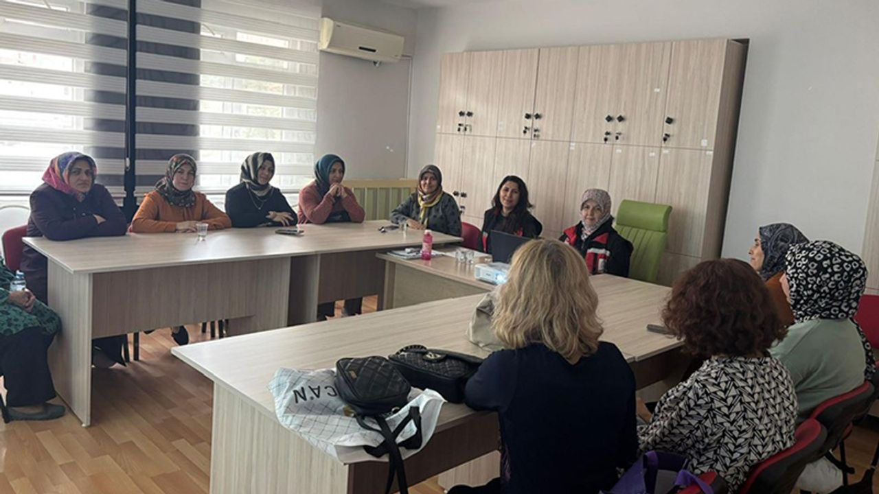 Kursiyerlere Sosyal Hizmet Merkezi’nin Faaliyetleri Anlatıldı