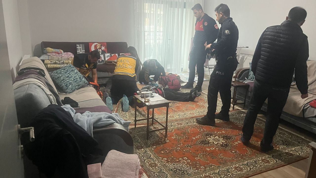 Kalp Krizini Karın Ağrısı Zanneden Adamı Sağlık Ekipleri Kurtardı