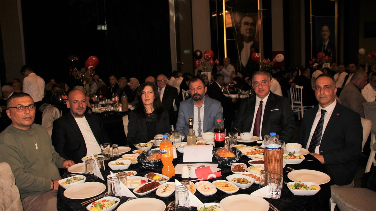 CHP’den Görkemli Cumhuriyet Balosu