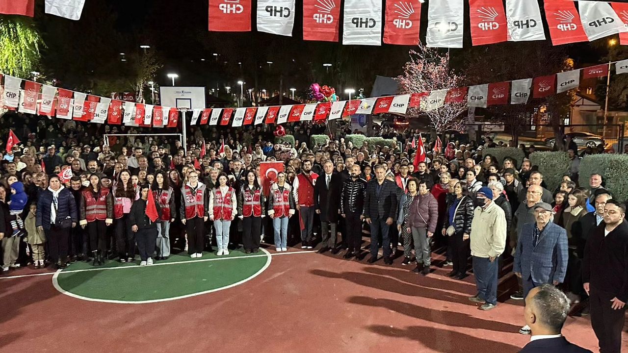 CHP’nin Açık Hava Konserinde “Cumhuriyet”e Yakışır Coşku