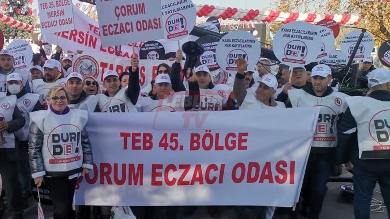 Eczacılar Ankara’daki Mitingde Seslerini Duyurmaya Çalıştı