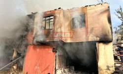 Köy Muhtarının Evi Alev Alev Yandı
