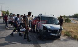 Karşı Şeride Geçerek Takla Atan Araçtaki 3 Kişi Yaralandı