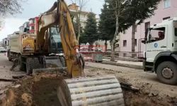 Belediye Mahmutevler’de Asfalt Yeniliyor