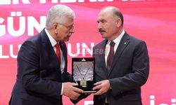 Vali Ali Çalgan'a Türk Veteriner Hekimleri Birliği Hizmet Ödülü
