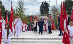 23 Nisan’da Büyük Küçük Herkes Ata’nın Huzurunda