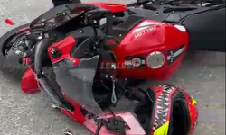 Motosiklet Halk Otobüsüyle Çarpıştı: 1 Yaralı