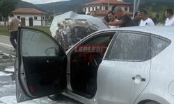Park Halindeki Otomobil Alev Alev Yandı