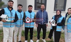 Yurt Öğrencilerinden Kuşlara Yuva