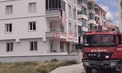 Asansör Dairesinde Yangın Çıktı Mahalle Sokağa Döküldü