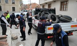 Zabıtadan Otopark Etrafındaki Engellere Müdahale