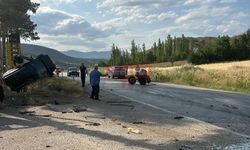 Traktörün İkiye Bölündüğü Kazada Otomobil İse Takla Attı