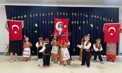 Şirinler Özel Eğitim Anaokulunda Miniklerin İlk Gösterisi Büyük Alkış Aldı