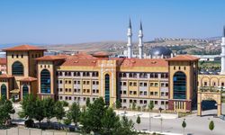 Bu Lisede Ne Yaşandı ? 14 Yaşındaki Kız Okulun 3 Katından Aşağı Atladı