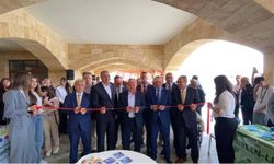 Hem Göze Hem Kulağa Hitap Ettiler