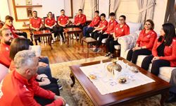 Özel Sporculardan Vali Çalgan’a Ziyaret