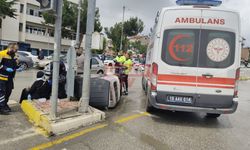 Otomobil İle Üç Tekerlekli Araç Çarpıştı: 4 Kişi Yaralı