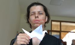 Görme Engelli Müzik Öğretmeni Origami İle Görmediği Figürlere Şekil Veriyor