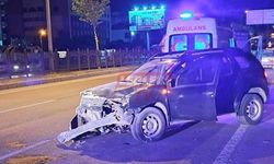 Tırın Sıkıştırdığı Otomobildeki 2 Kişi Yaralandı