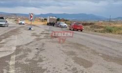 Önündeki Otomobili Sollayamayınca Tabelaya Çarptı