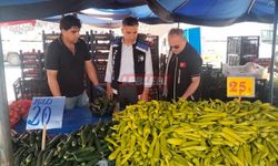Pazar Yerlerini Bizzat Denetliyor