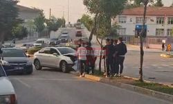 Kavşağı Dönemeyen  Sürücü Ağaca Çarptı