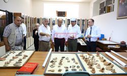 Kaymakam Dinçer ve Başkan Arslan Kazı Evini İnceledi