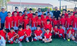 Yaz Futbol Okulumuzda Forma Dağıtımı Gerçekleştirildi