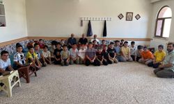 Hafızlık Öğrencileri Hatim Duası Okuyup Şehitlere Hediye Etti