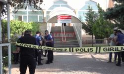 Camide Namaz Kılan Husumetlisinin Boğazını Kesti