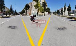 Çukurda Kalan Rögar Kapağı Kazalara Davetiye Çıkarıyor