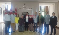 Yaşlılardan Vali Yardımcısına El Emeği Göz Nuru Hediye