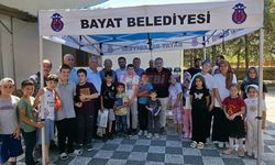 Başkan Ünlü’den Çocuklara İkram