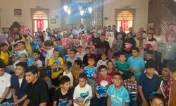 Kaymakam Polat, Camide Çocuklara Hediye Dağıttı