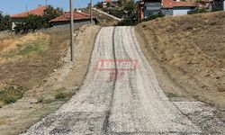 Sungurlu Belediyesi Örnekevlerde Sathi Kaplama Yapıyor