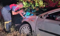 Otomobil Refüje Devrildi: 2 Yaralı