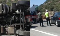 Balya Yüklü Tır Devrildi: 1 Yaralı