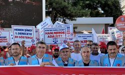 Hükümetin Teklifini Beğenmeyen Memurlar Sokağa Çıktı!