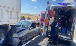 Kamyonlar ve Otomobiller Birbirine Girdi: 10 Yaralı